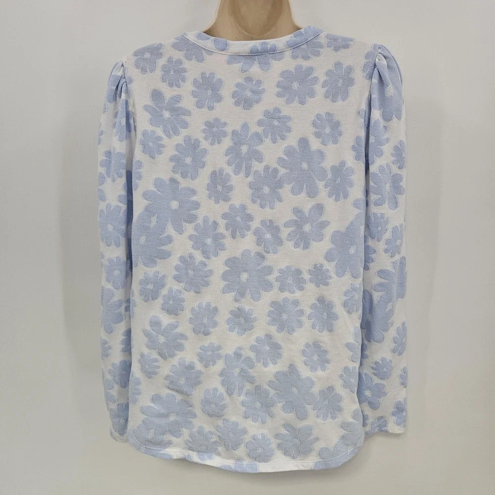 Loft Outlet knit top Women M White Blue Daisy Floral Feminine Preppy Cottagecore